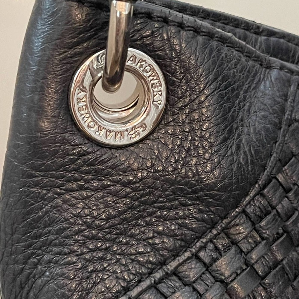 B Makowsky Large Black Leather Shoulder Bag - Picture 5 of 13